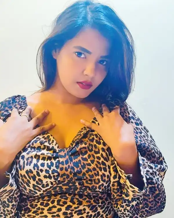 Sakshi vip call girls in Indore